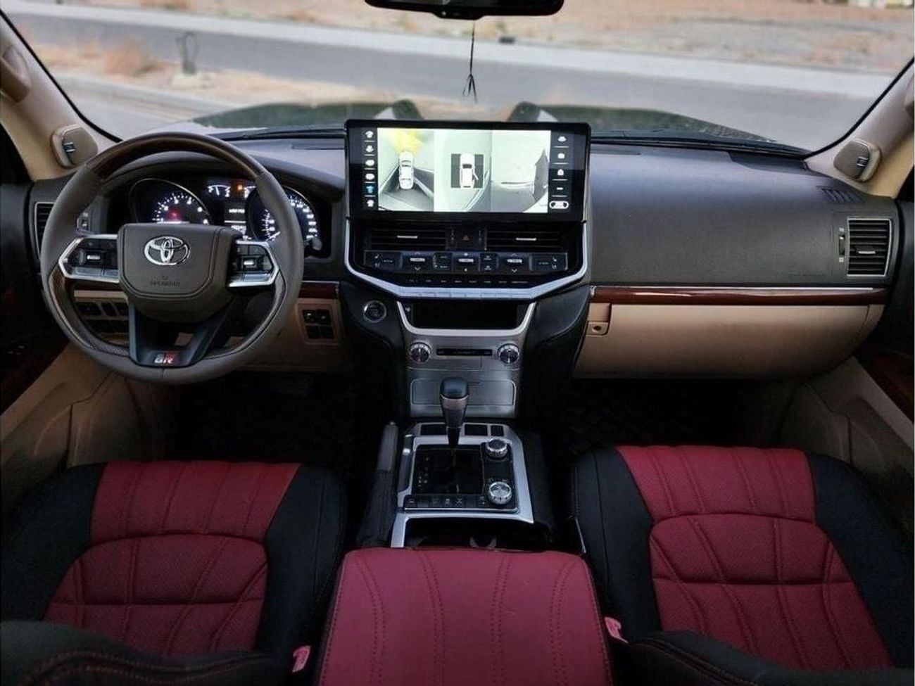 Toyota Land Cruiser 2017 Modified to 2024 VXR Full Option Very Clean Sunroof | CoolBox | Electric Seats | Leather Seats