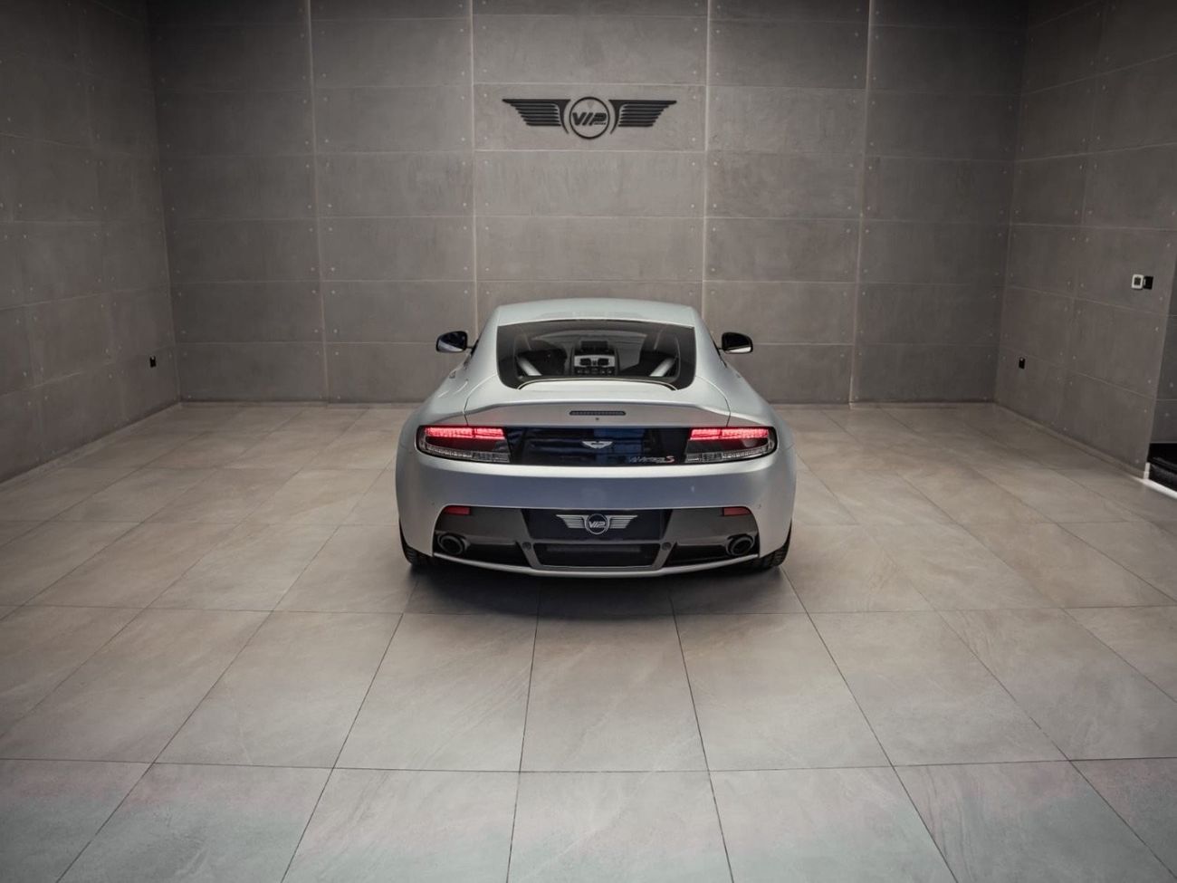 Aston Martin V12 Vantage Vantage s v12 Gcc brand new