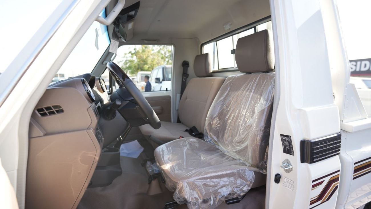 تويوتا لاند كروزر بيك آب TOYOTA LC79 PICK-UP SINGLE CABIN 4.0L V6 M/T 2025 BASIC