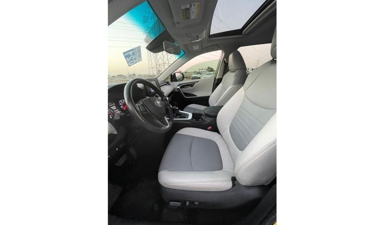 Toyota RAV4 2019 TOYOTA RAV4 XLE PREMIUM / FULL OPTION