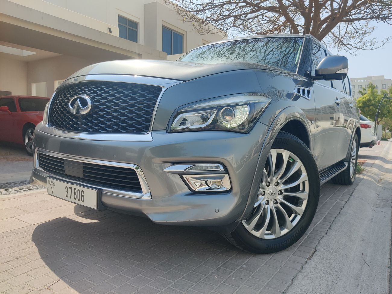 Infiniti QX80 LUXURY