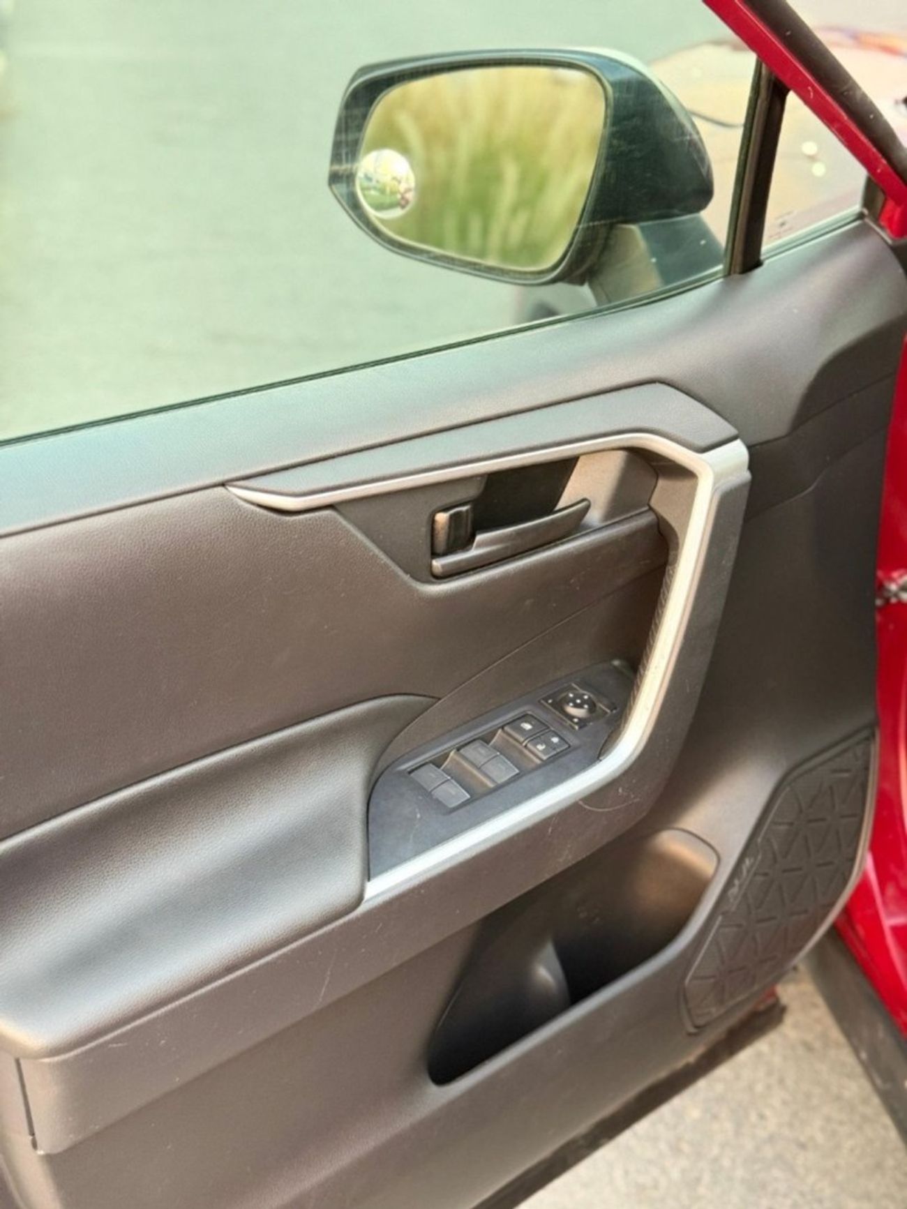 تويوتا راف ٤ 2021 leather seats, rims, rear camera