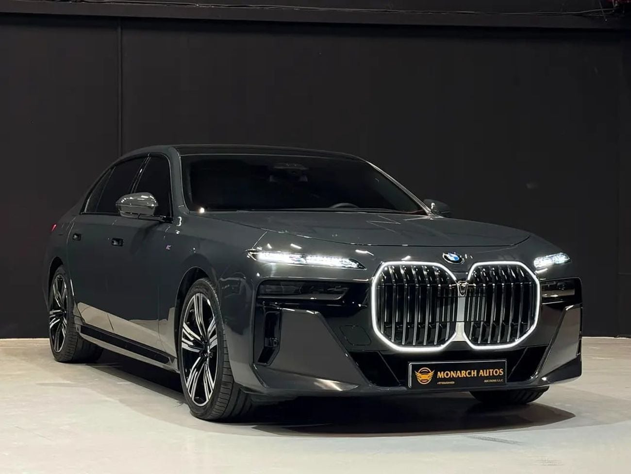 بي أم دبليو 740i 740i MSPORT | GCC SPEC | WARRANTY