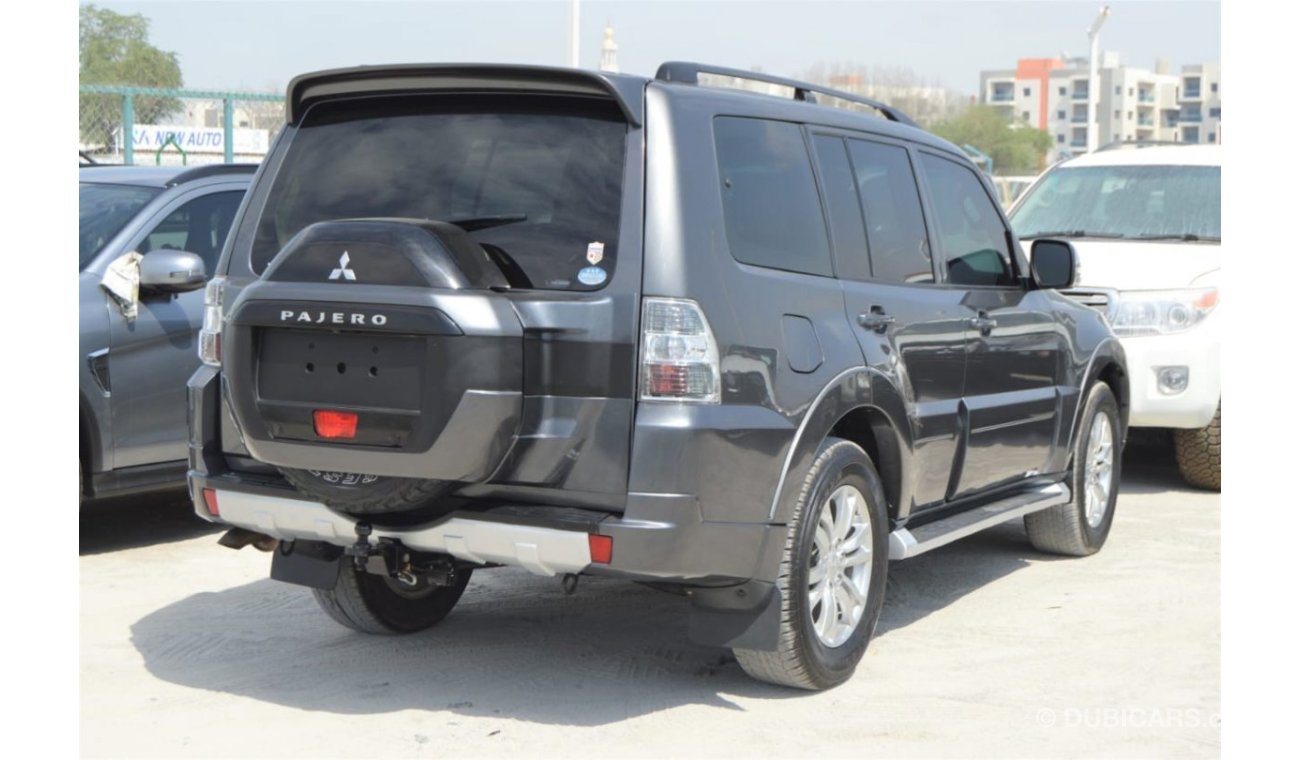 Mitsubishi Pajero Full option clean car accident free