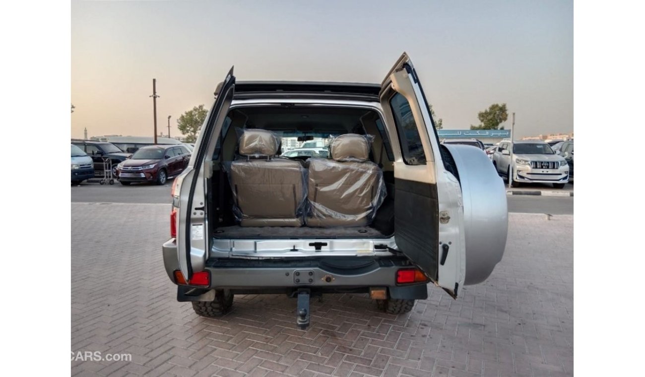 نيسان باترول سوبر سفاري NISSAN SAFARI RIGHT HAND DRIVE (PM1437)