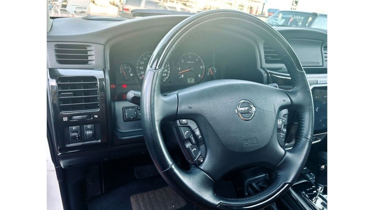 Nissan Patrol SUPER SAFARI 2018 GCC SINGLE OWNER IN MINT CONDITION