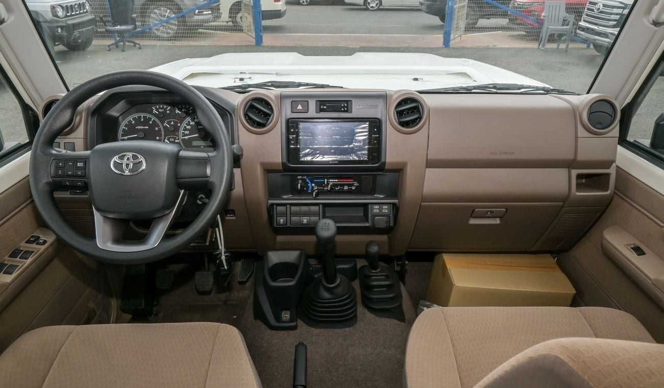 Toyota Land Cruiser 70 LC76 4.5 V8 - STD - E