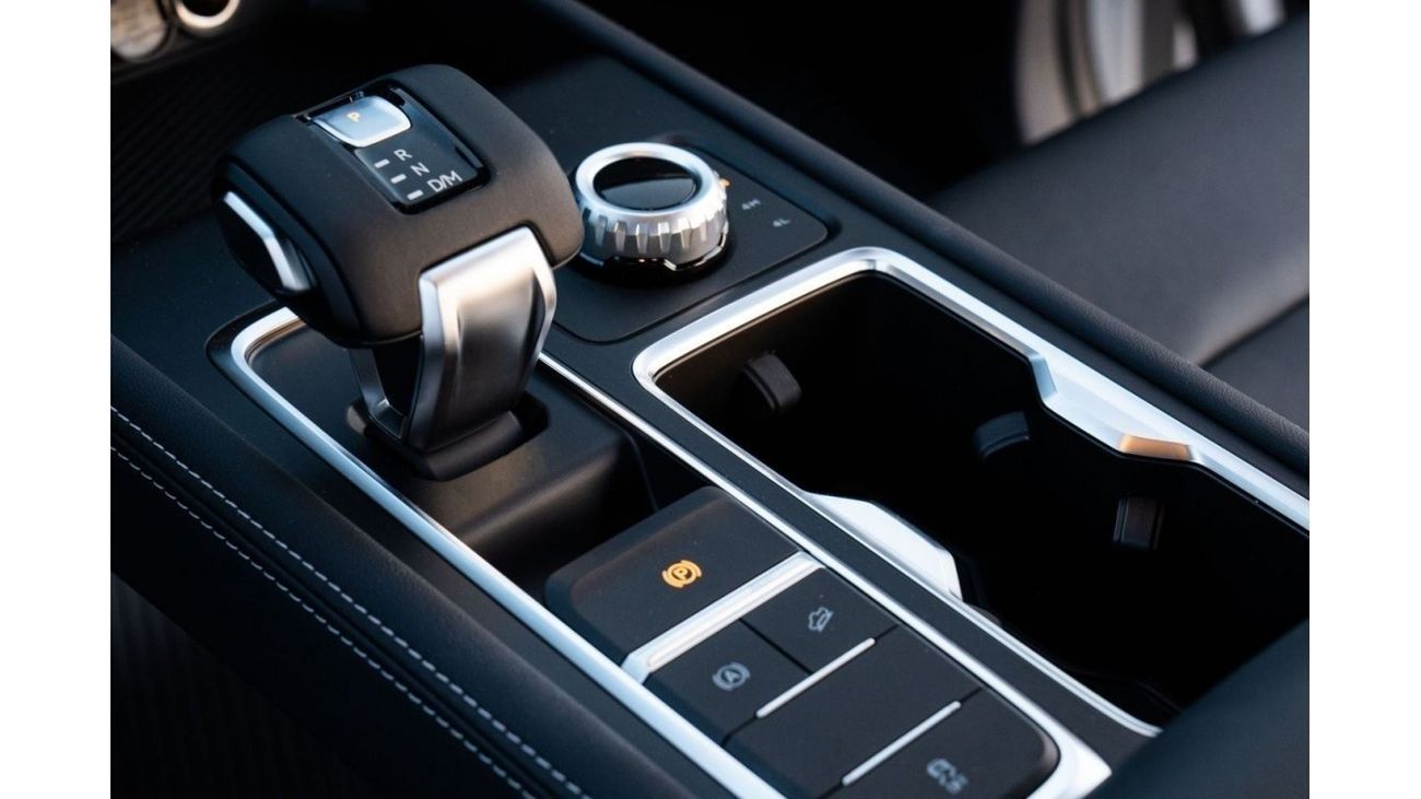 JMC Grand Avenue 2024 JMC Grand Avenue 2.3 DV 4X4 - Silver inside Black & White | Export Only