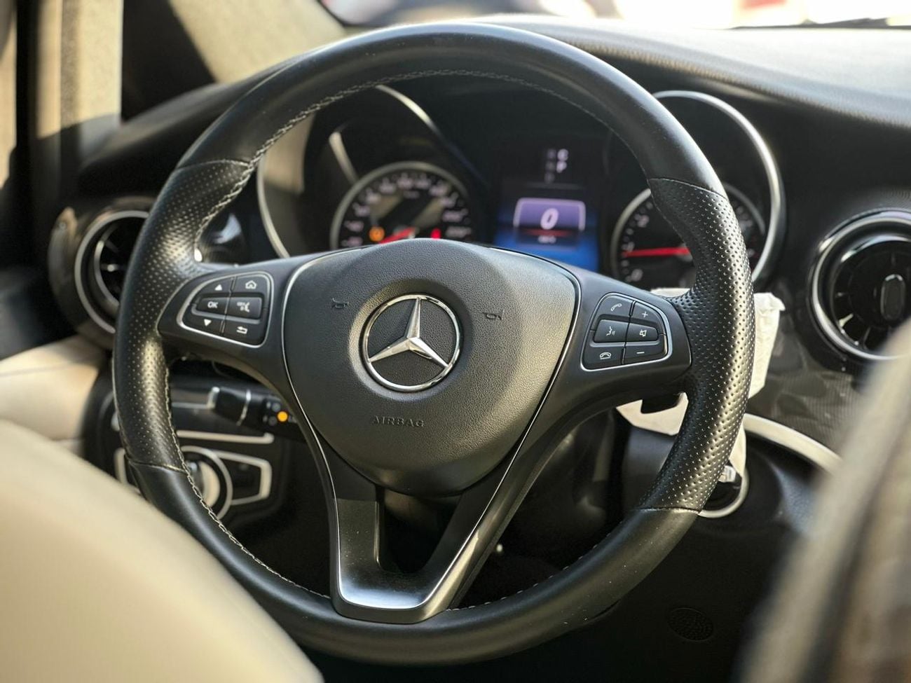 Mercedes-Benz V 250 Std 2.1L Mercedes Benz V250 VIP GCC