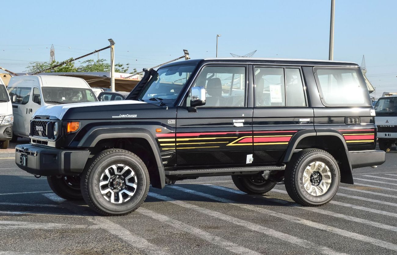 Toyota Land Cruiser 70 TOYOTA LAND CRUISER 76 2.8L 4WD SUV 2025