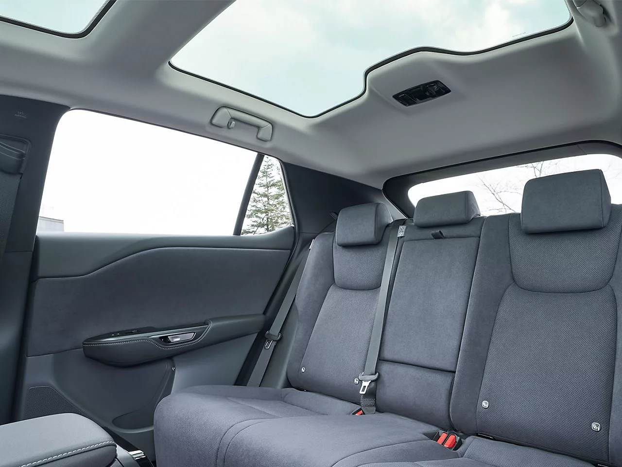 لكزس RZ 450e interior - Seats
