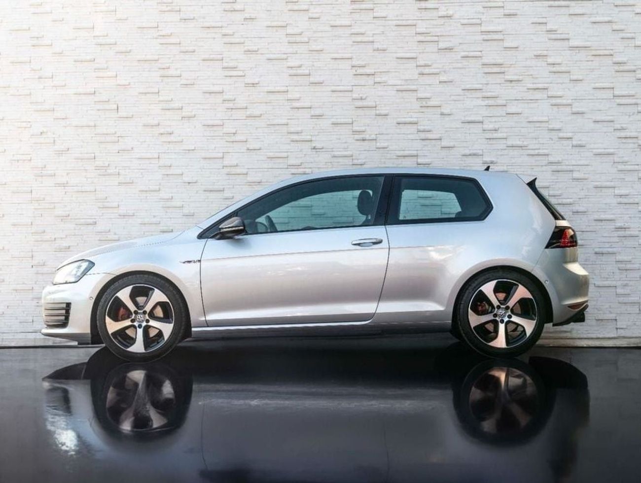 فولكس واجن جولف GTI GTI 2 Door