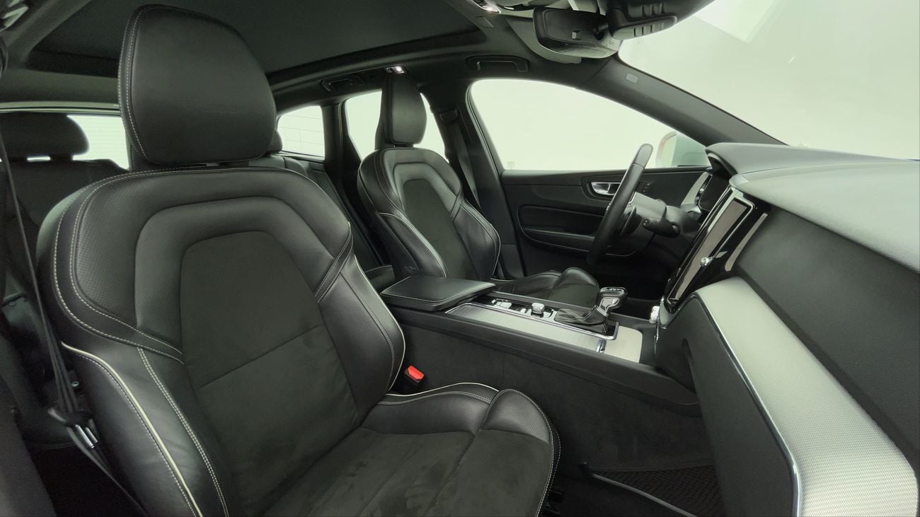 Volvo XC60 T5 R DESIGN 2 | Zero Down Payment | Home Test Drive