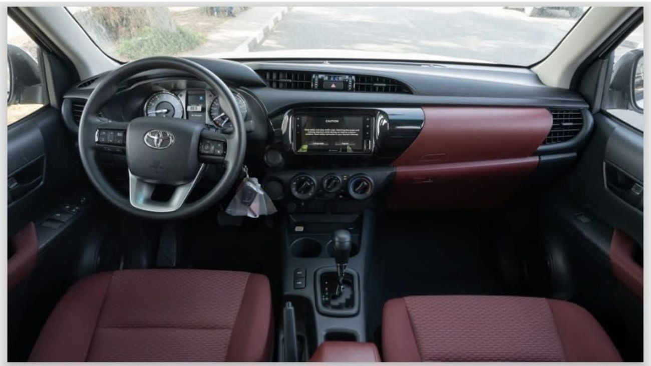 Toyota Hilux GLX HILUX 2.7 DC A/T 4X2, 2025 WHITE INSIDE MAROON