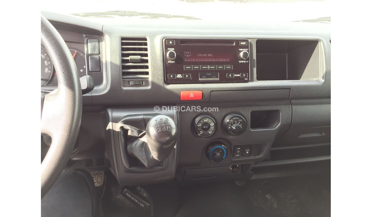 Toyota Hiace MID ROOF