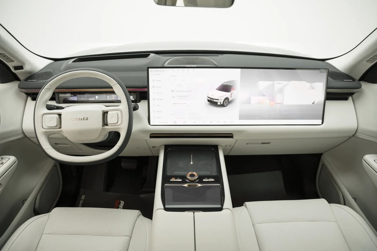 Lynk & Co 900