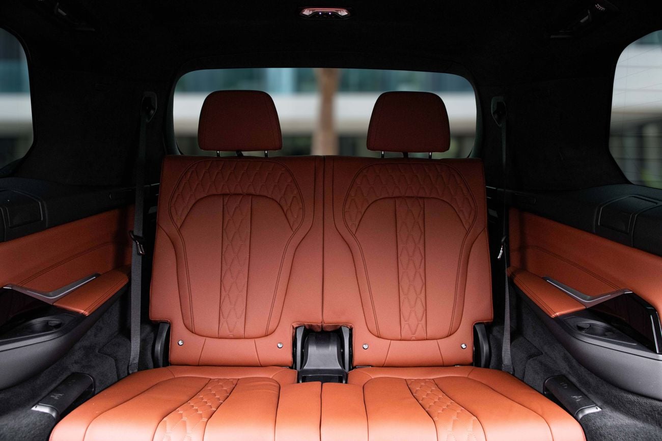 بي أم دبليو X7 X7 40i M Sport | 4,505 P.M | 0% Downpayment | X7 40i M Sport | BMW Warranty 2027! | Ramadan Offer!