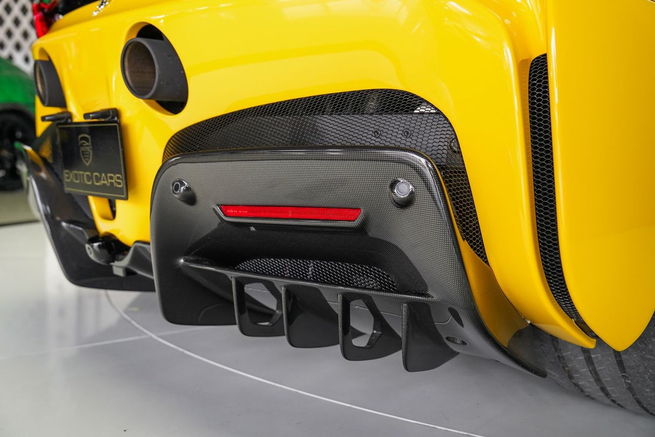 Ferrari SF90 Stradale ASSETTO FIORANO