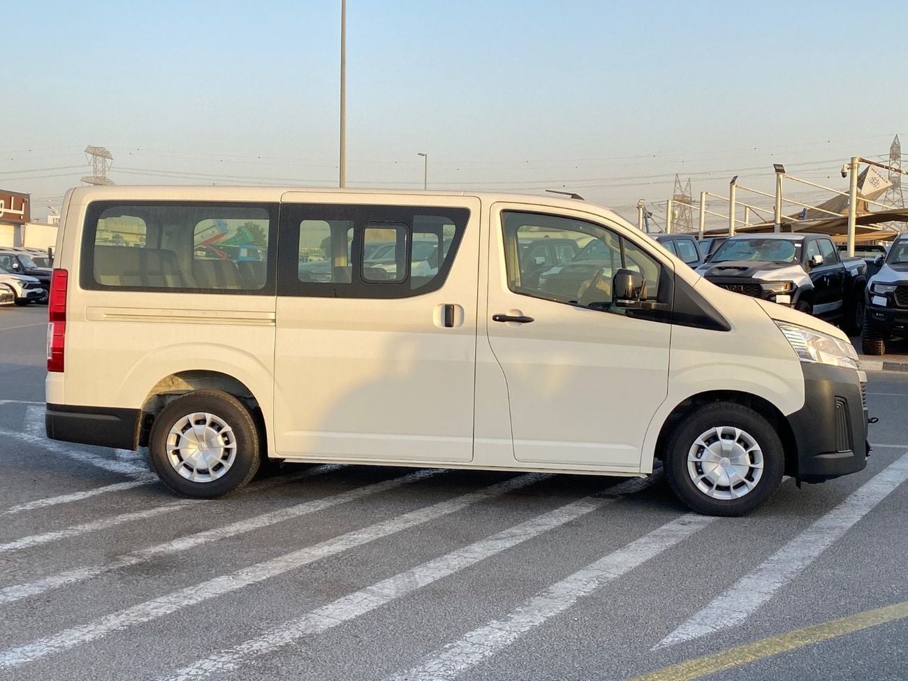 تويوتا هاياس DLS - STD ROOF Commuter Standard 2.8L