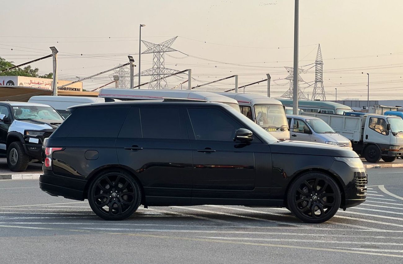لاند روفر رينج روفر 2020 Land Rover - Range Rover Vogue HSE - 3.0L V6 Full Option Very Well Maintained -