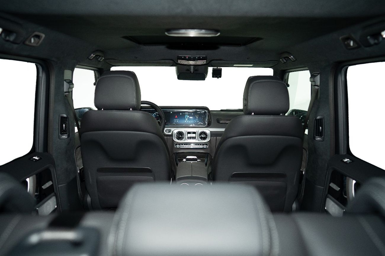 مرسيدس بنز G 63 AMG VERY LOW MILEAGE | 2025 G63 AMG | CARBON INTERIOR | G-MANUFAKTUR | BURMESTER AUDIO | WARRANTY