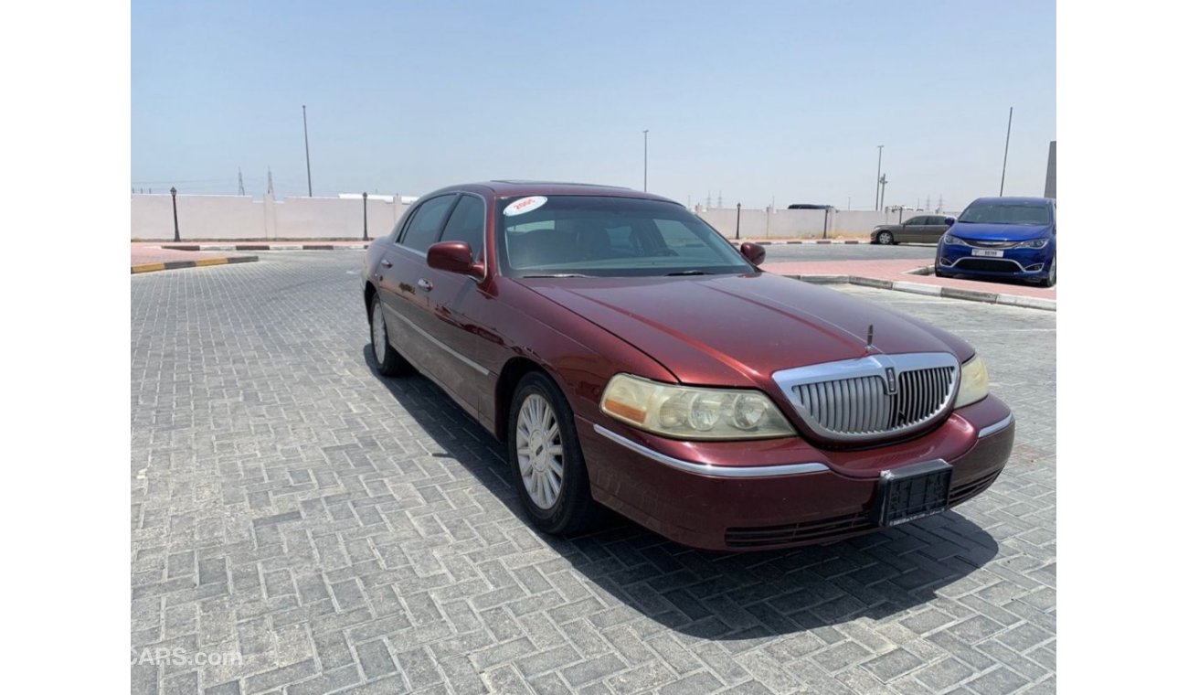 لنكن تاون كار موديل 2004 وارد امريكا فل اوبشن 8V ماشية 291000km