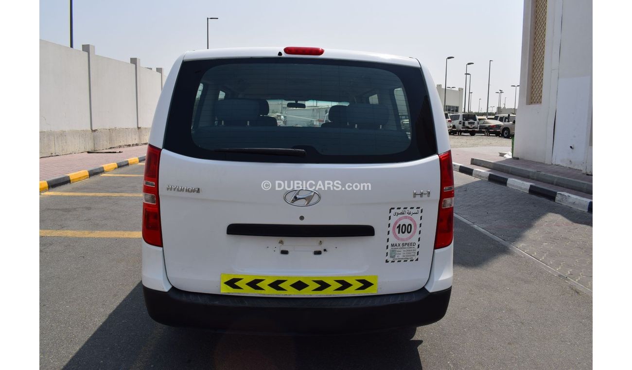 Hyundai H-1 Std Hyundai H-1 Van 12 seater, Model:2015. Excellent condition