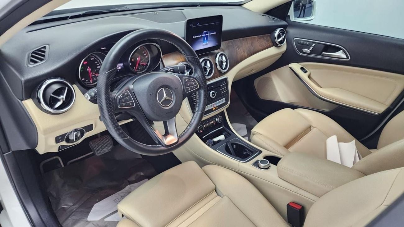 مرسيدس بنز GLA 250 Std 2.0L (211 HP)