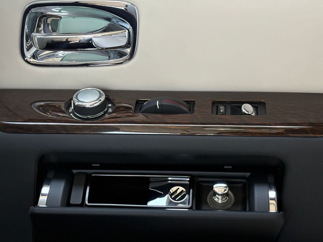 رولز رويس فانتوم ROLLS-ROYCE PHANTOM STANDARD | 6.75L V12 | 2014 | FULL PPF  | ORIGINAL PAINT
