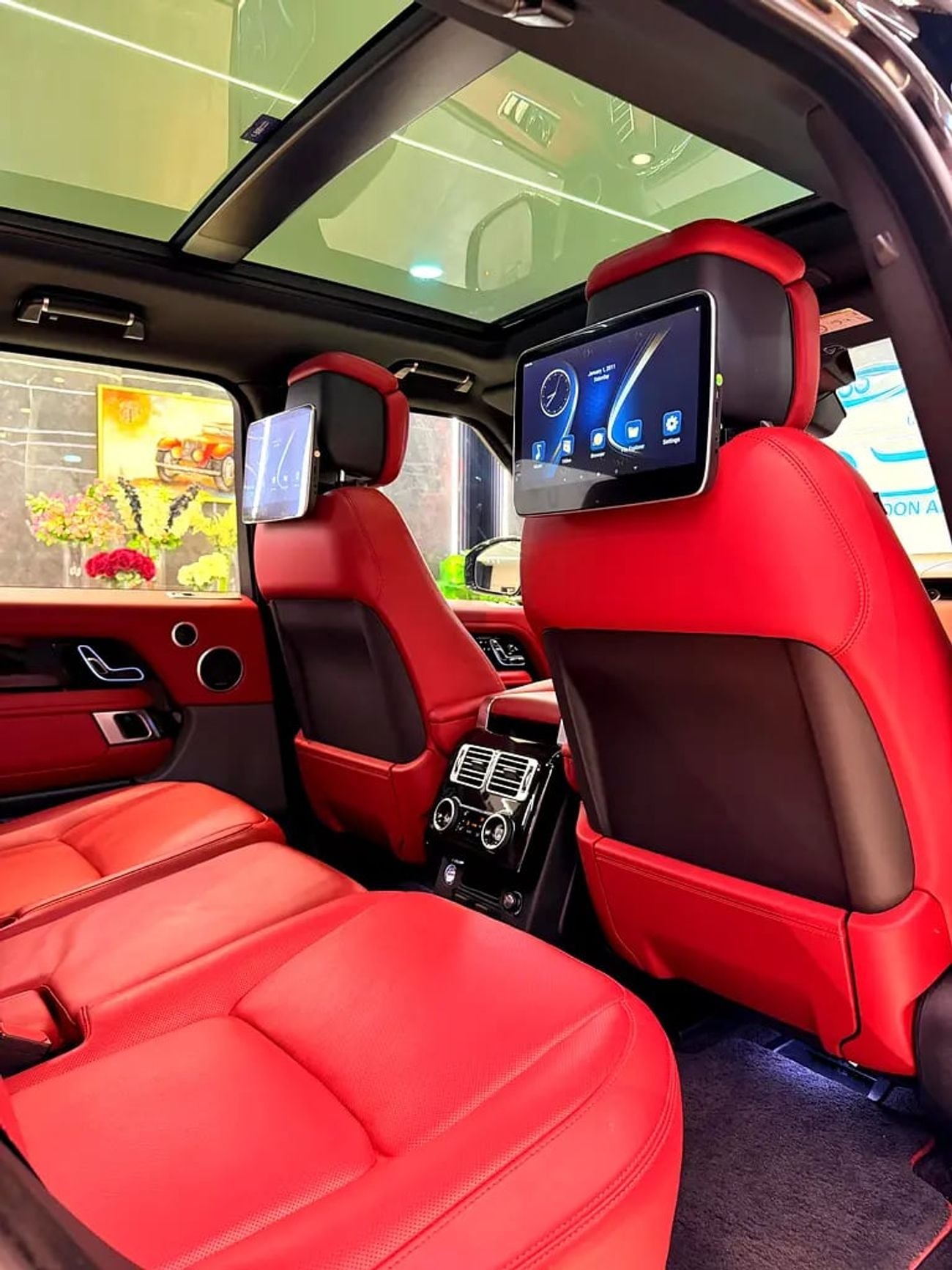 Land Rover Range Rover AUTOBIOGRAPHY KIT RR VOGUE || GCC II FULLY LOADED I| PANORAMA I| SCREENS II HEADS UP DISPLAY