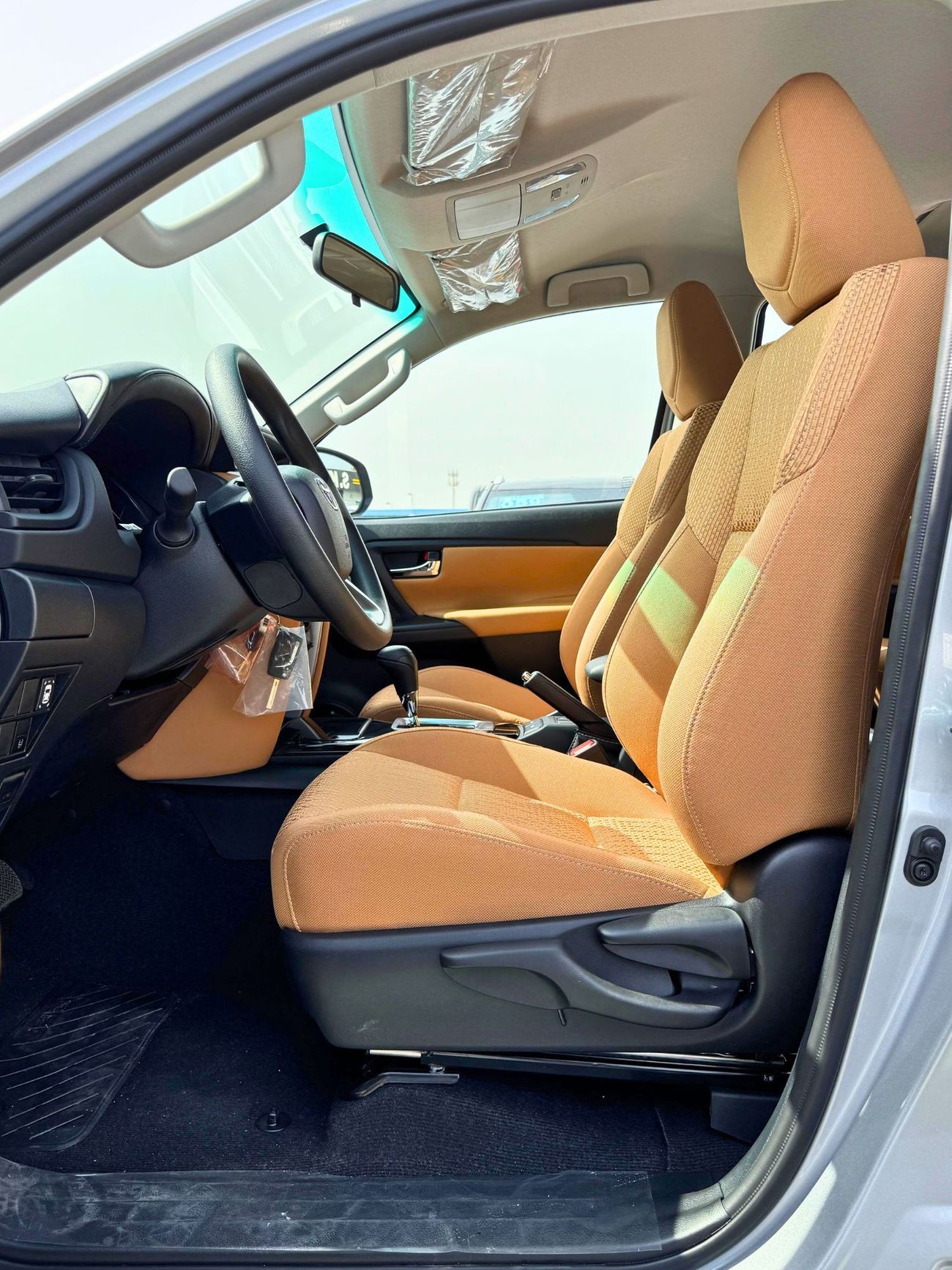 Toyota Fortuner | 2.7L V4 | 4wd | With Alloy Wheel