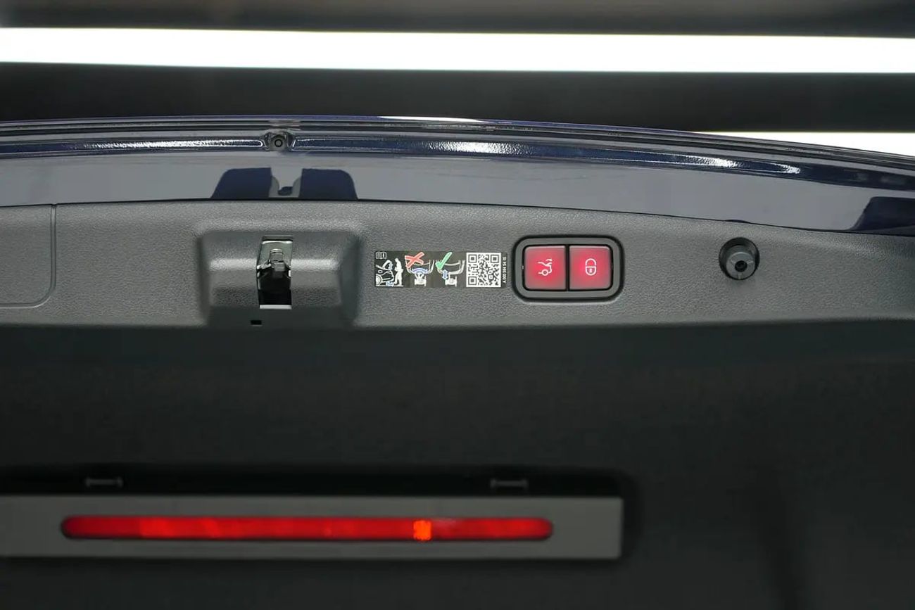 مرسيدس بنز E 200 كوبيه Summer Offer | E 200 | GCC 0km | Agency Warranty | AMG Sports Package