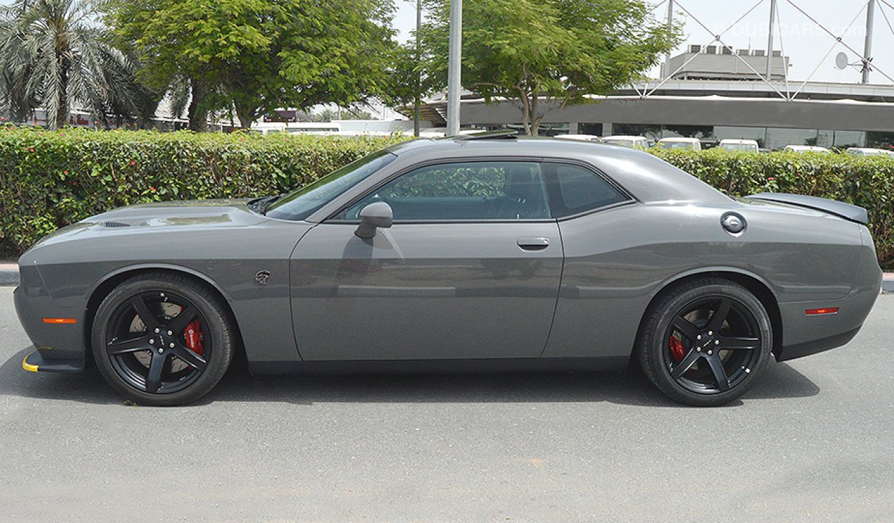 Dodge Challenger 2019 Hellcat 717hp, V8 6.2L Supercharged HEMI, GCC, 0km with 3 Years or 100,000km Warranty