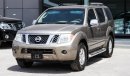 Nissan Pathfinder SE