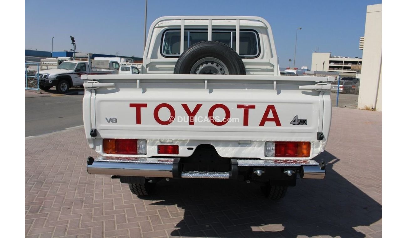 تويوتا لاند كروزر بيك آب 4.5L V8 Diesel Double Cab STD Manual