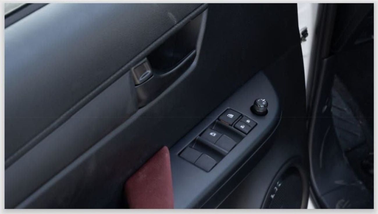 Toyota Hilux GLX HILUX 2.7 DC A/T 4X2, 2025 WHITE INSIDE MAROON