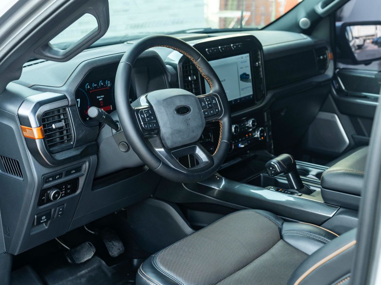 Ford F 150 Tremor AED 3,774 PM • F-150 TREMOR CREW LUXURY • ONLY 7,600 KMS • FORD WARRANTY AND SERVICE PLAN UNTIL 2028