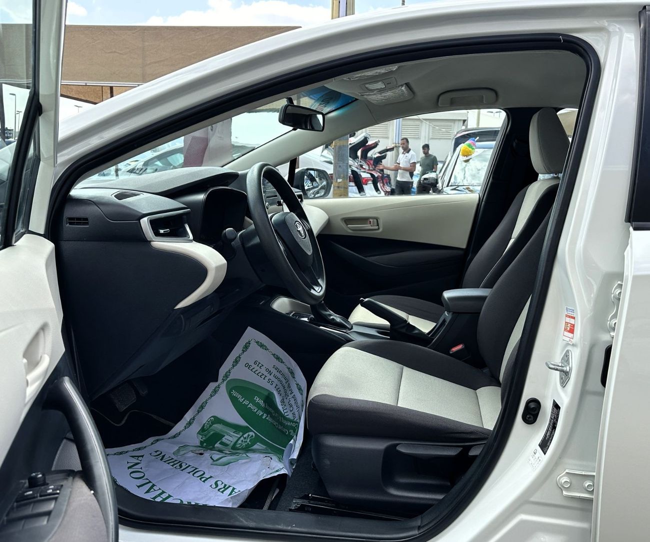 تويوتا كورولا XLI خالية من الحوادث - خليجي - بحالة ممتازة *- مكينة 2000 سي سي -