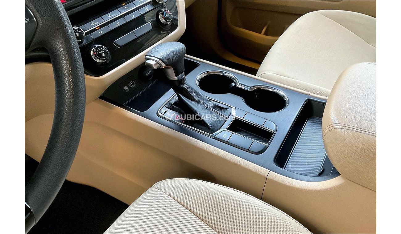 كيا كارنيفال LX