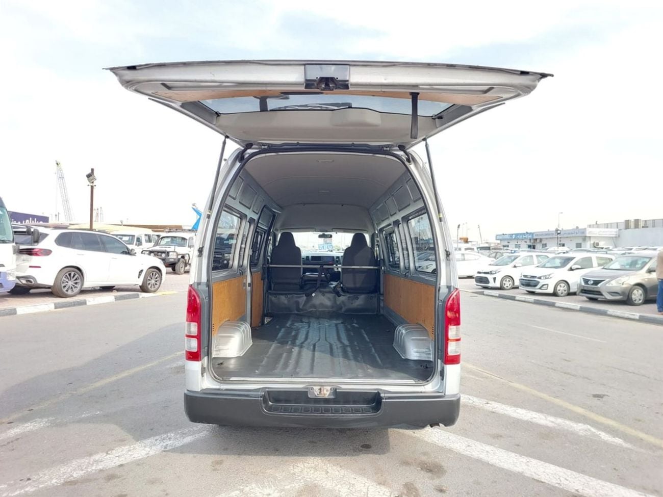 Toyota Hiace (RAMADAN OFFER) TOYOTA HIACE VAN RHD 2015 MODEL 3.0 L DIESEL AUTOMATIC(PM16503)