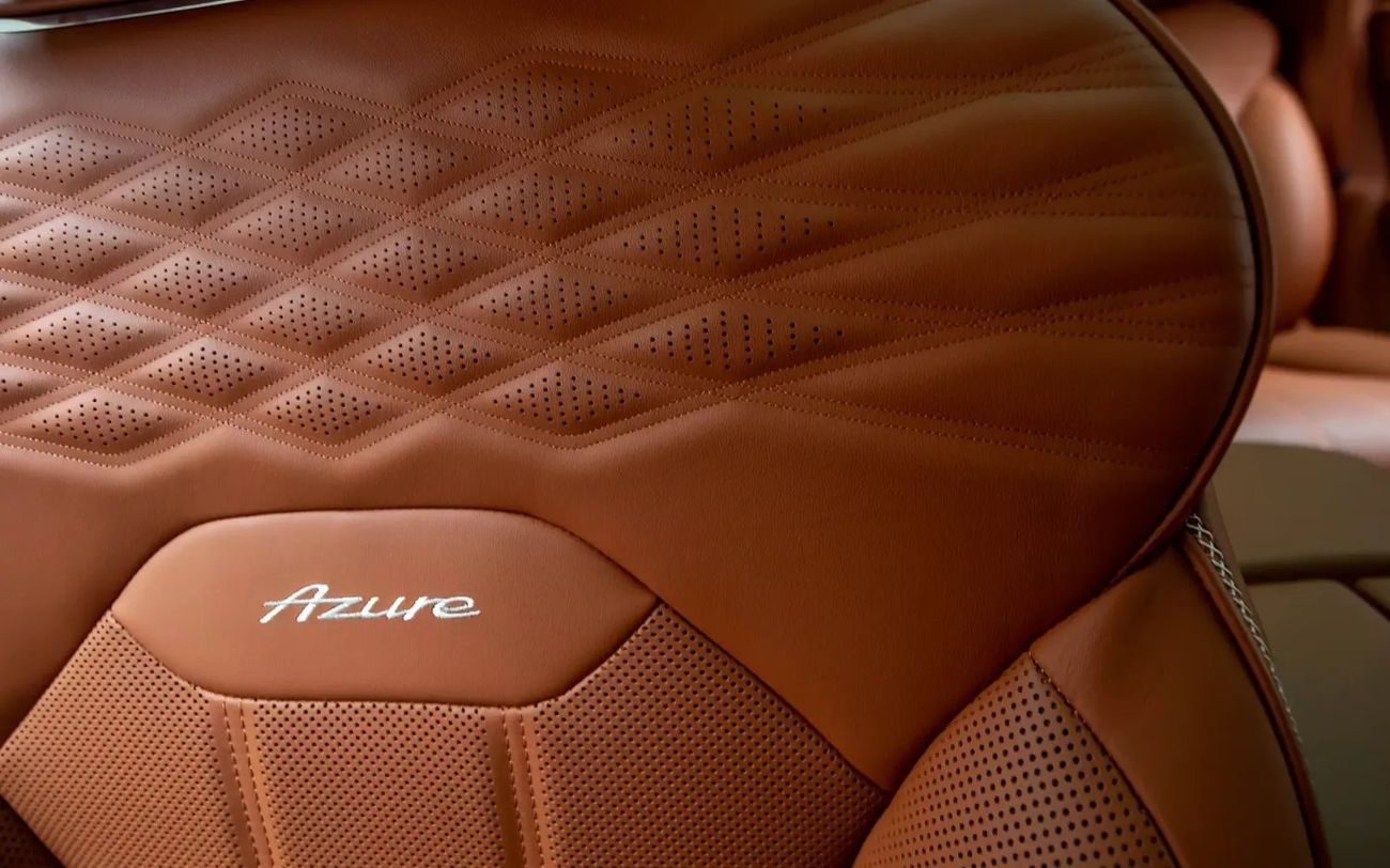 بنتلي بينتايجا Azure 4.0T - GCC Spec - With Warranty and Service contract ( Al Habtoor )