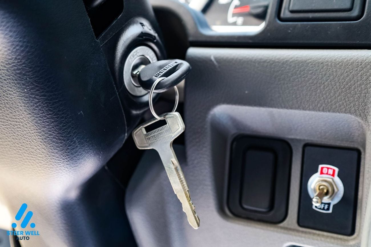 ميتسوبيشي كانتر فان Chiller Truck 2026 | 4.2L Diesel | Manual | 4x2 | Refrigerated Body | Best Price