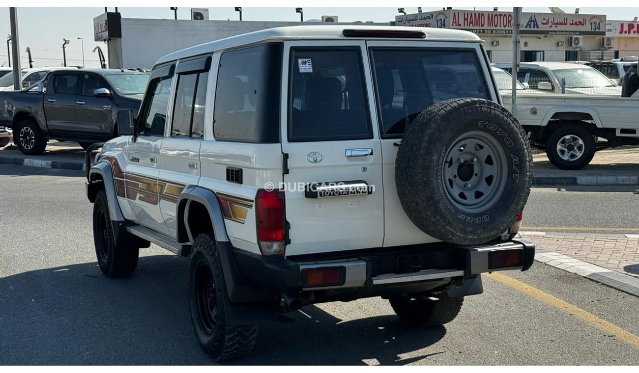 Used Toyota Land Cruiser Hard Top 2011 for sale in Dubai - 708645