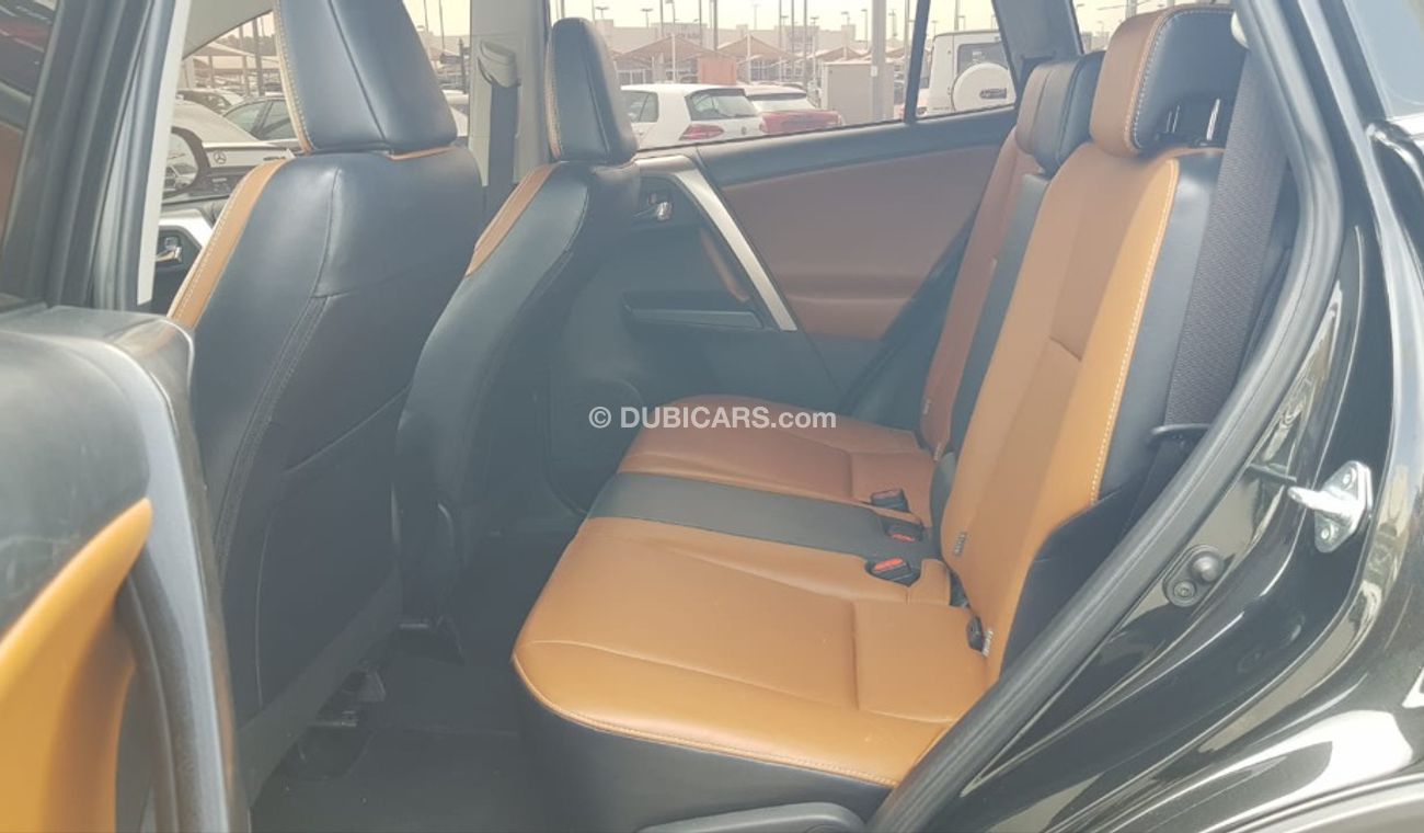 Toyota RAV4 Toyota Rav4 model 2018 GCC VXR car prefect condition full option sun roof leather seats back camera