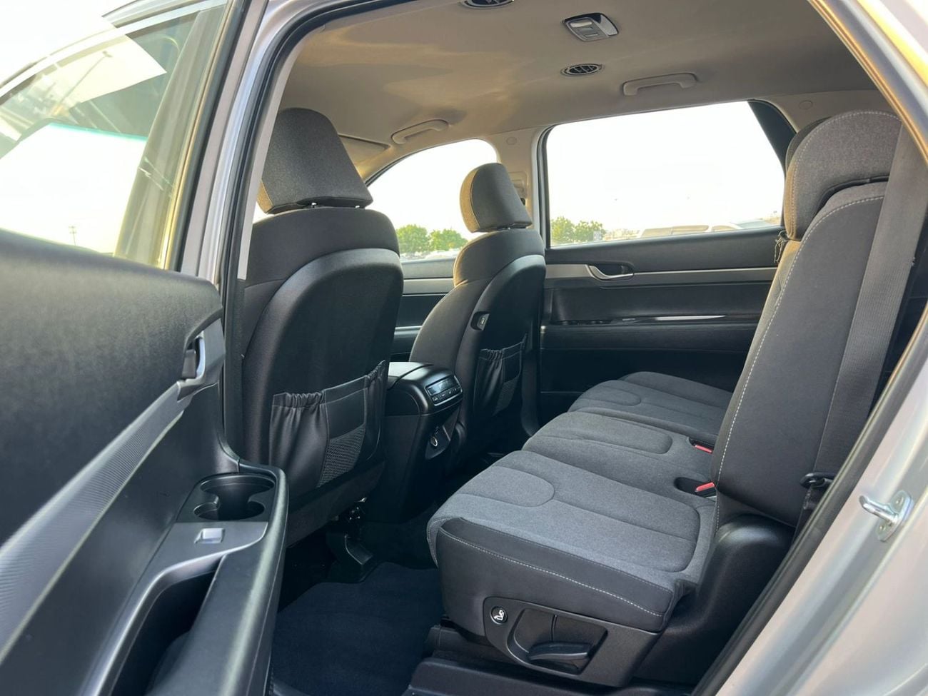 Hyundai Palisade 2022 Hyundai Paliside Gcc specs - 3.5L V6 -AWD 4x4 - Rear Camera & Sensor  - 7 Seater