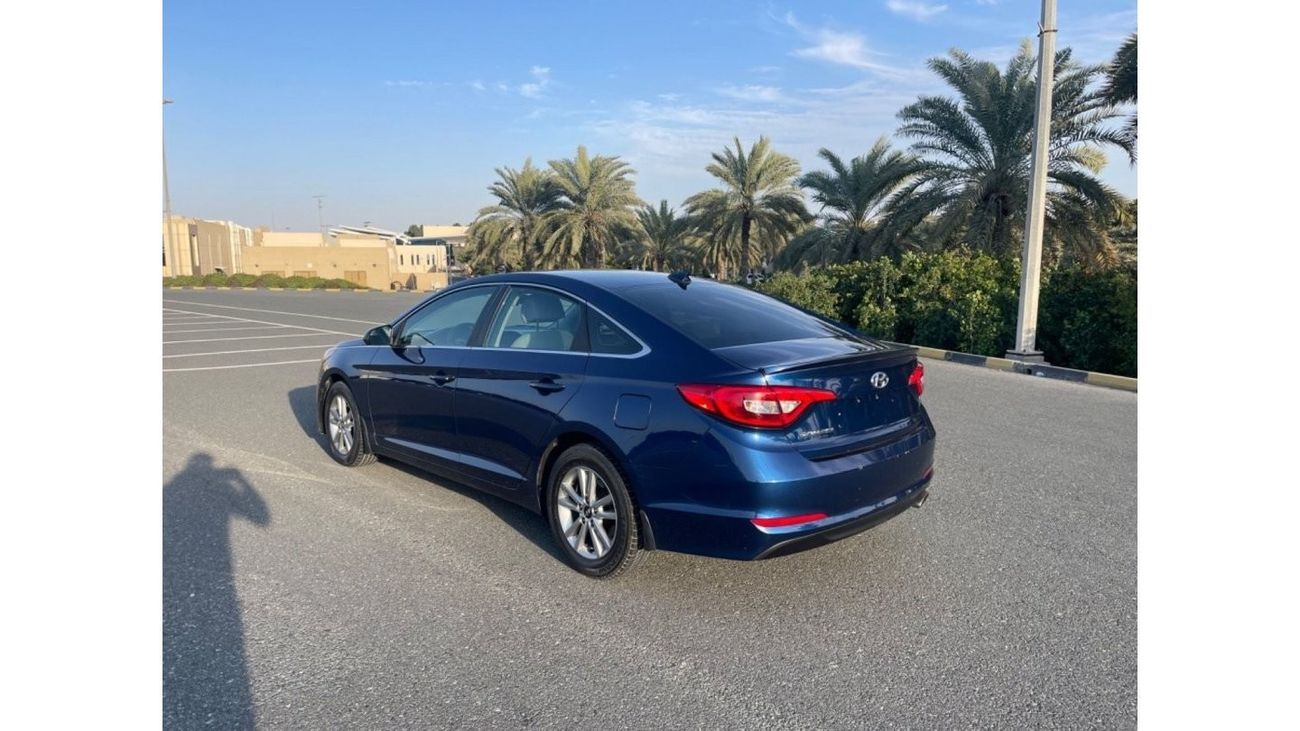Hyundai Sonata Hyundai Sonata Se 2015 Blue 2.4L 4 vin: 5NPE24AF7FH186349  ( UAS_ SPEC) VERY GOOD CONDITION