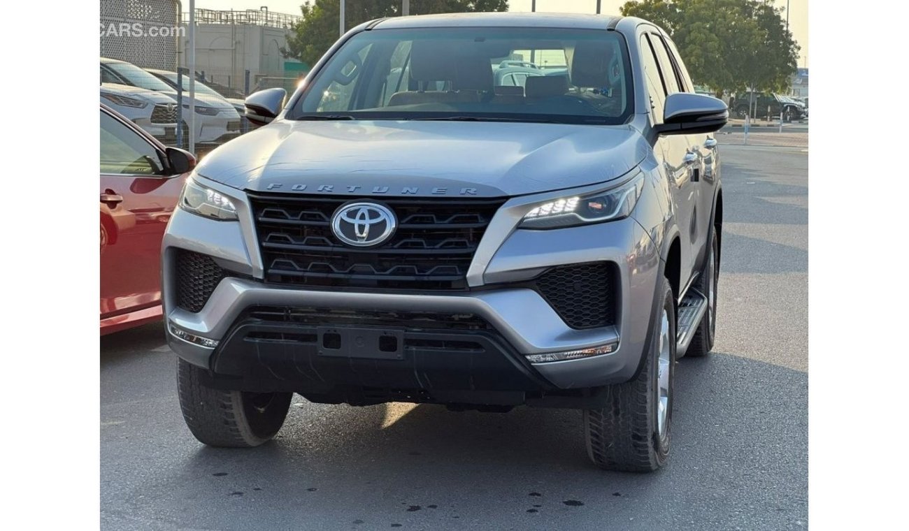 Toyota Fortuner 2.7L PETROL AUTOMATIC WITH AUTO AC