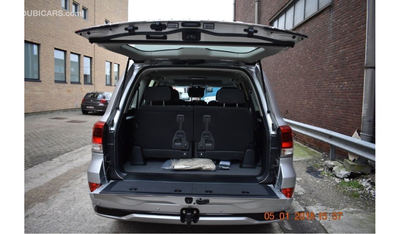 Toyota Land Cruiser DIESEL GXR A/T BRAND NEW