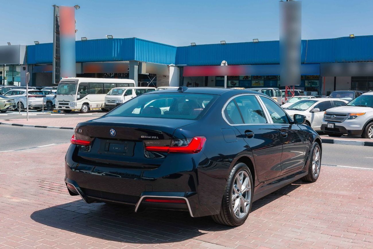 بي أم دبليو i3 2026 BMW i3 eDrive35L – M Power Kit (EV)