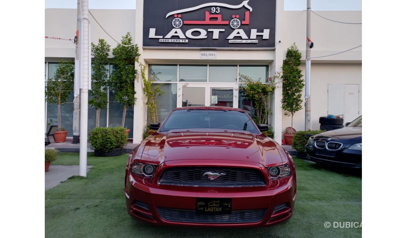 Ford Mustang Ford Mustang model 2014 coupe, red color with black interior, in excellent condition, you do not nee